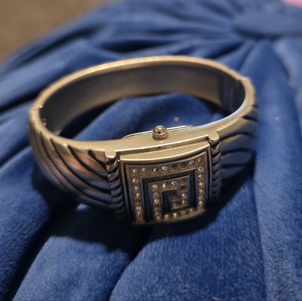 French Laundry | Geometric Hidden Watch
